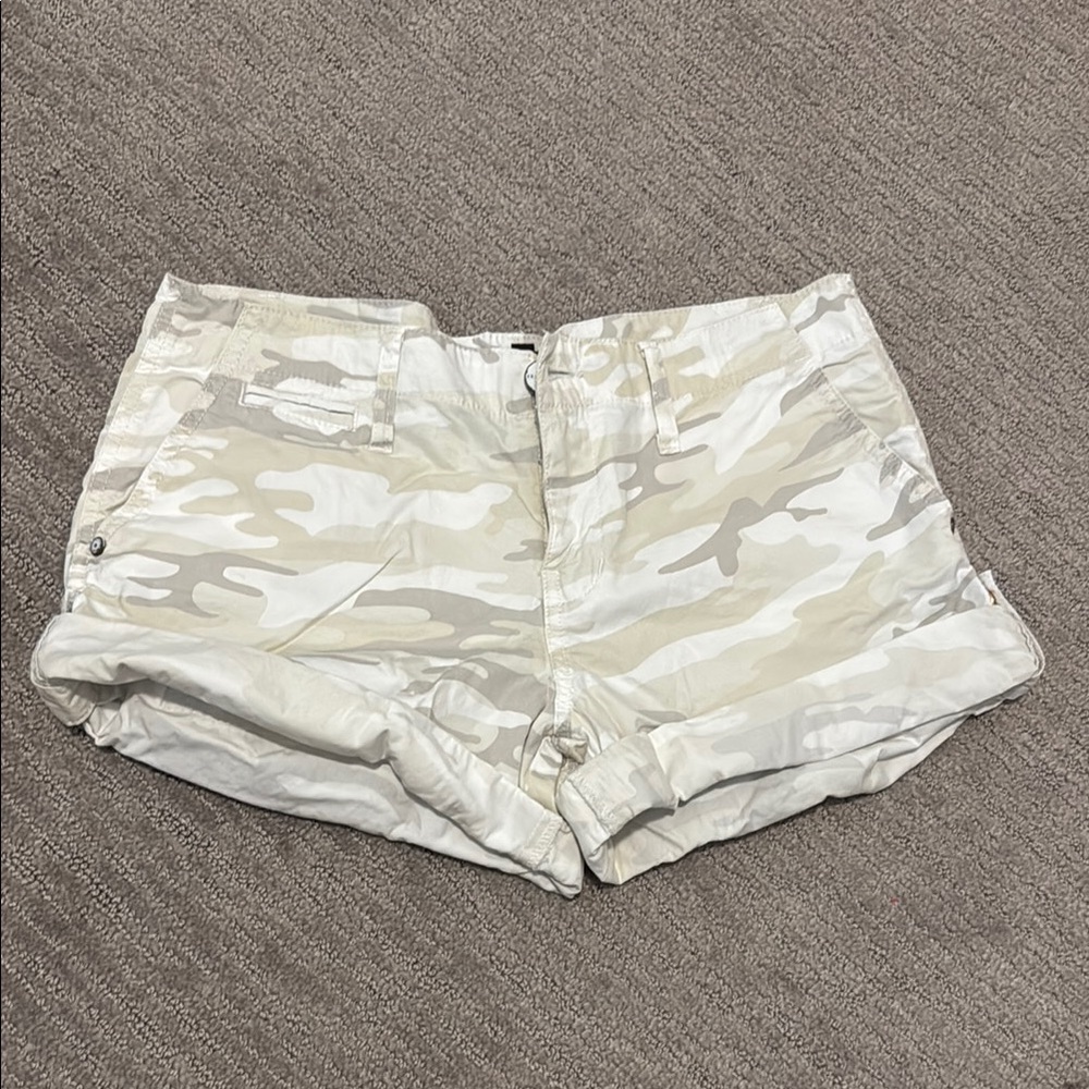 Sanctuary Women's Camouflage Shorts
